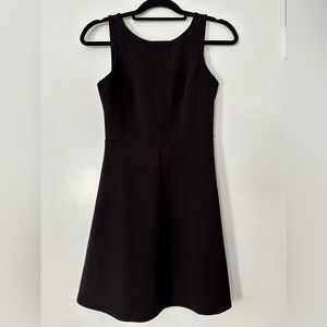 Express Women Fit and Flare Black Back V Sleeveless Dress Stretchy Size XS EUC